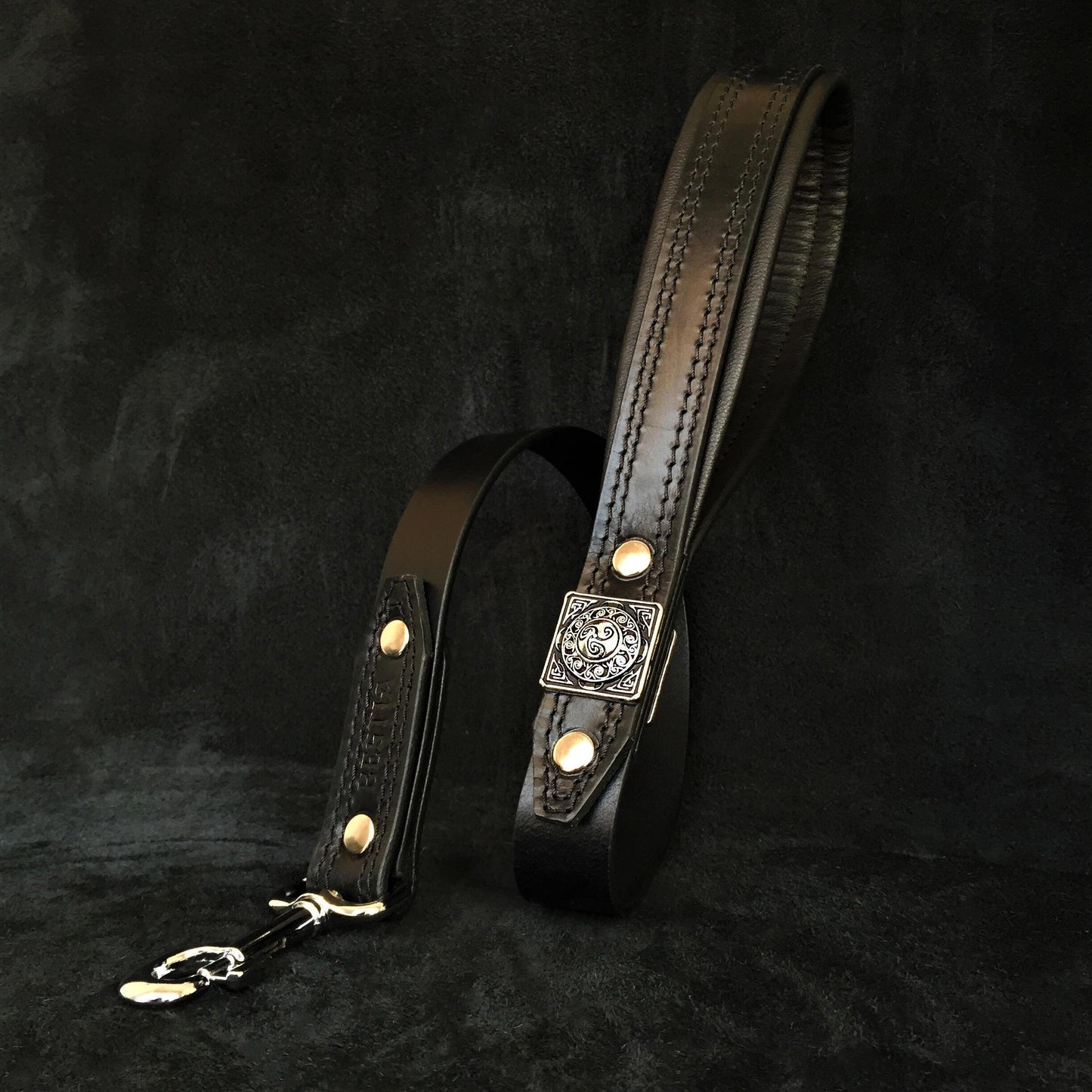 BESTIA COLLARS® All Black Leather Dog Collar Pure Power in Elegant Simplicity